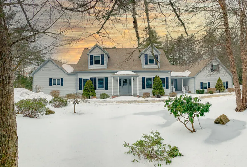 59 W Chops Point Road Bath ME 04530