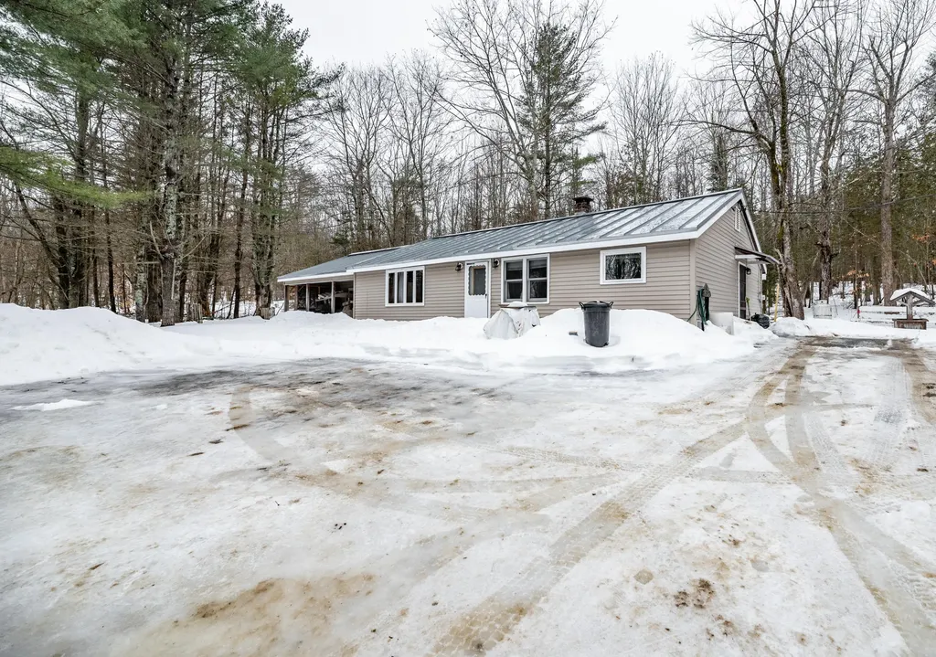 569 Stevens Road Unity ME 04988