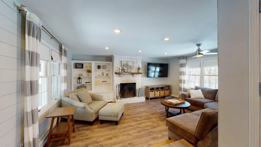 18 Meadowview Road Windham ME 04062