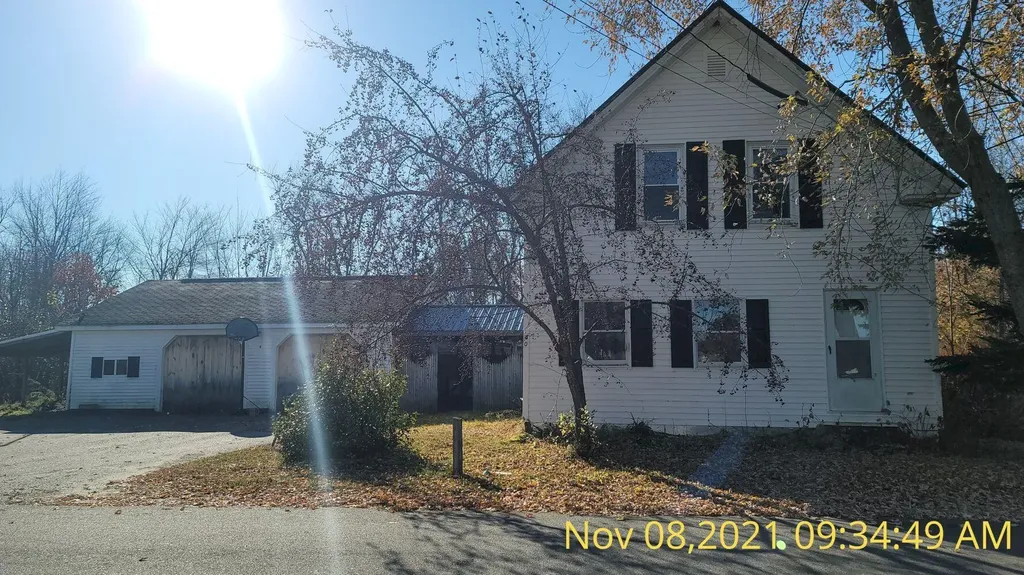 40 Water Street Hartland ME 04943