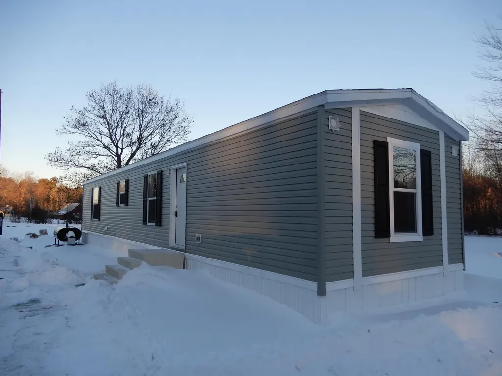 359 Narragansett Trail Buxton ME 04093