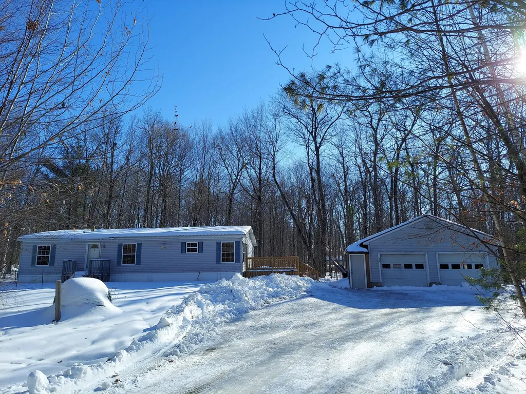 36 Lakewood Estates Lane Oxford ME 04270