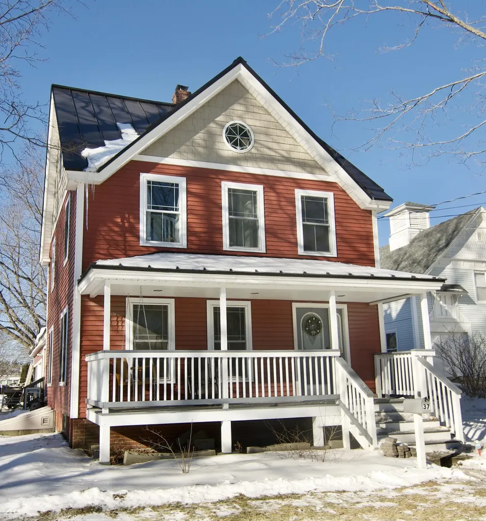37 West Street Fairfield ME 04937
