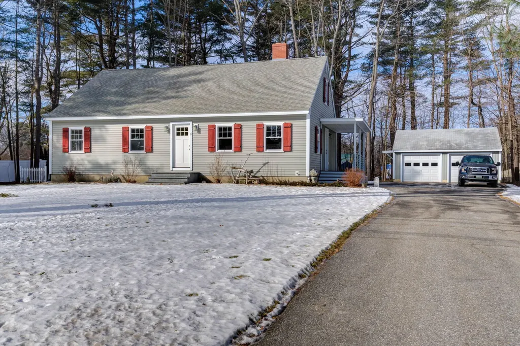 16 Old Farm Road Topsham ME 04086