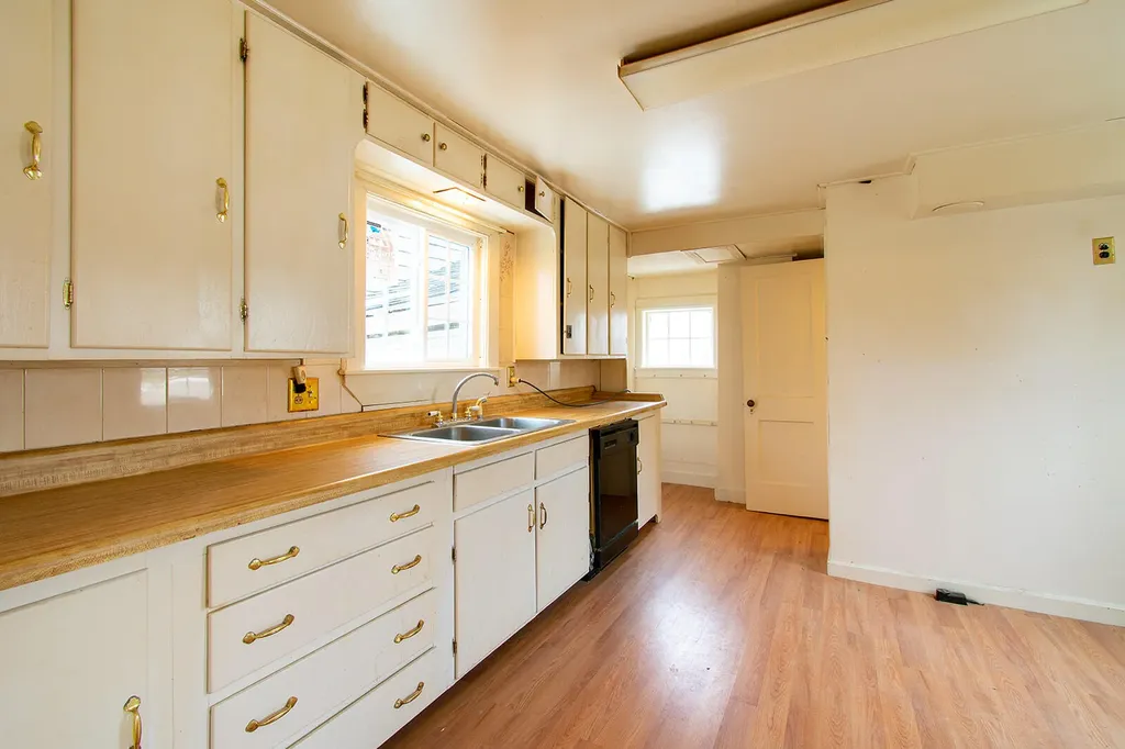 47 Beechwood Street Thomaston ME 04861