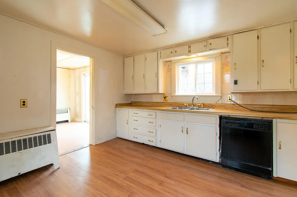 47 Beechwood Street Thomaston ME 04861