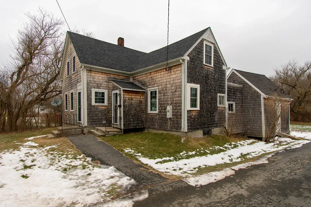 47 Beechwood Street Thomaston ME 04861