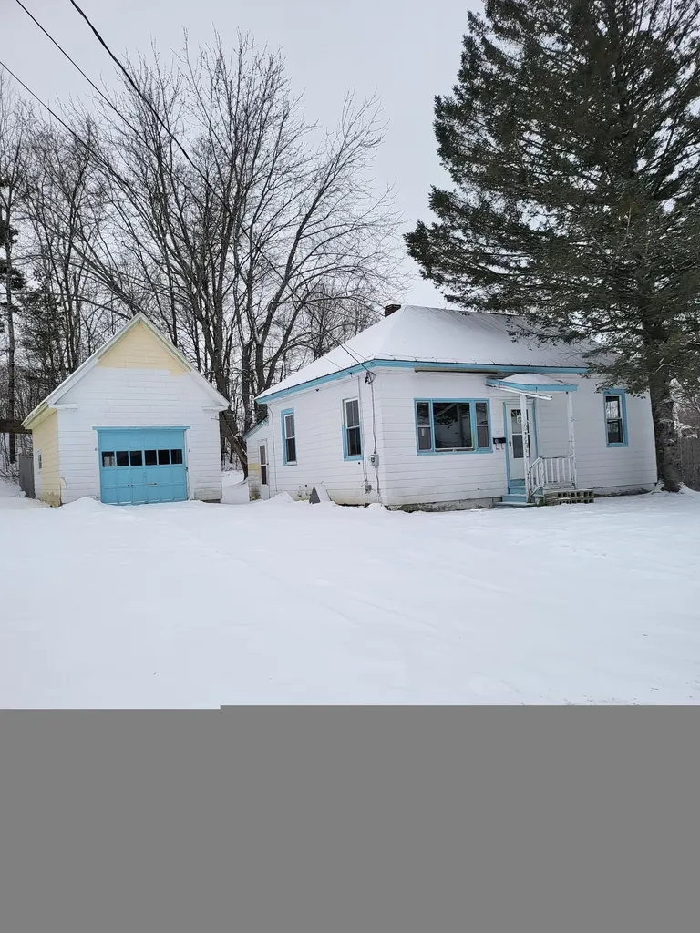 43 Thomas Street Madison ME 04950