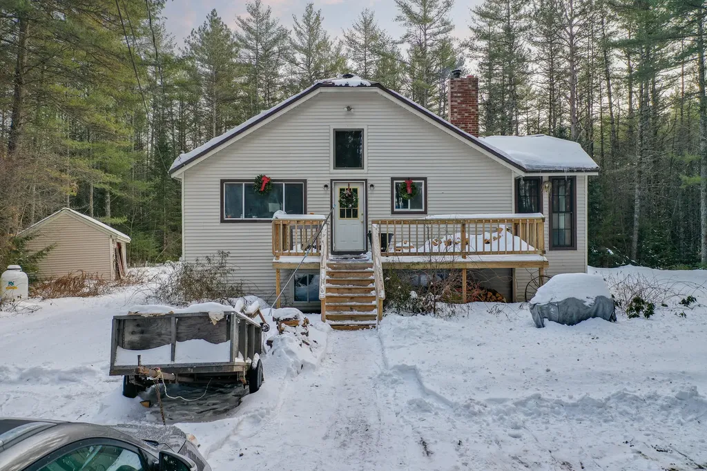 23 Forest Avenue Harrison ME 04040