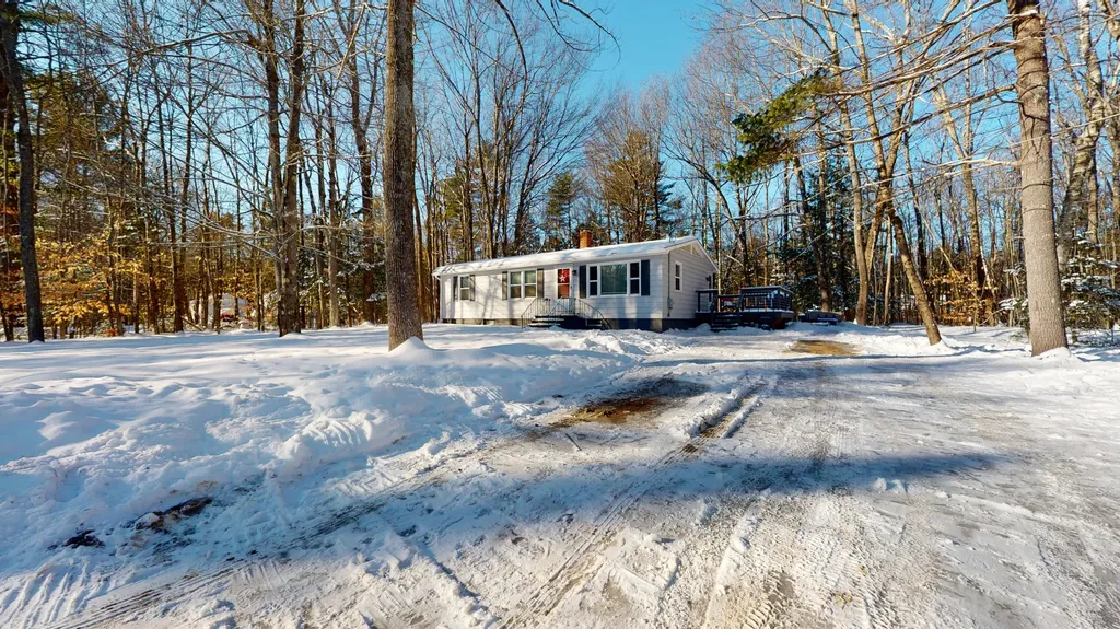 5 Country Acres Monmouth ME 04259