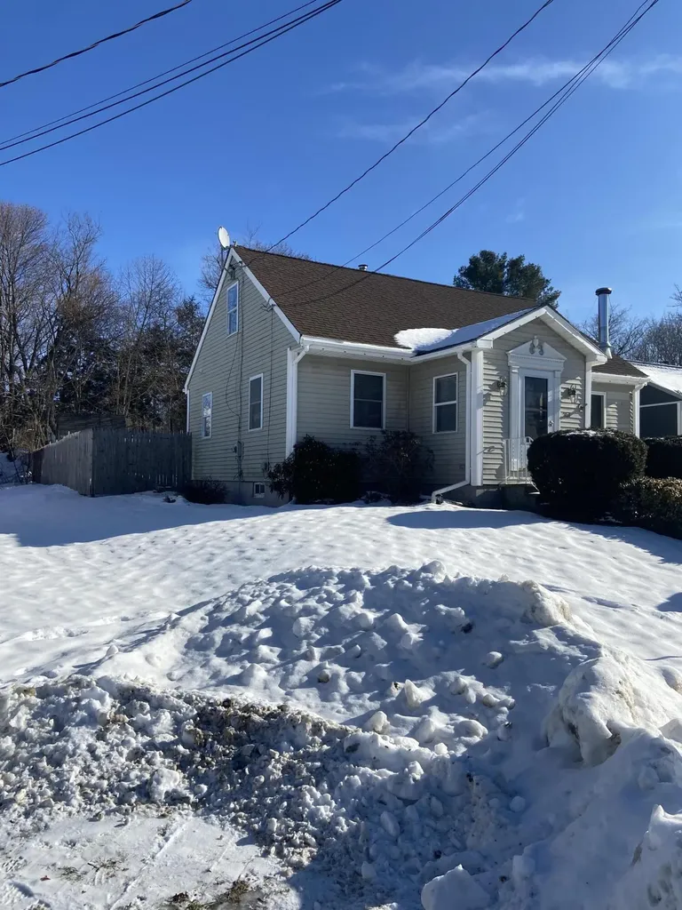 351 Maple Street Bangor ME 04401