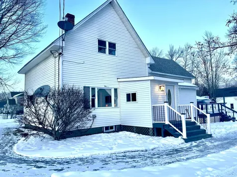 4 Pearl Street Clinton ME 04927