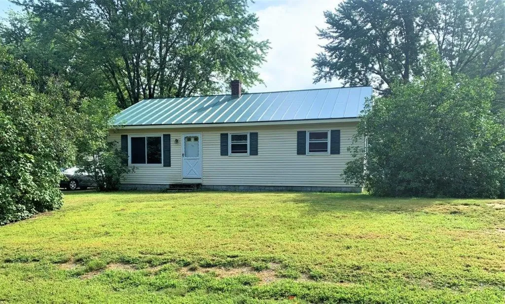 94 Pleasant Street Clinton ME 04927
