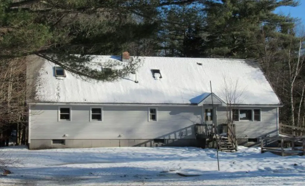 143 White Road Bowdoinham ME 04008
