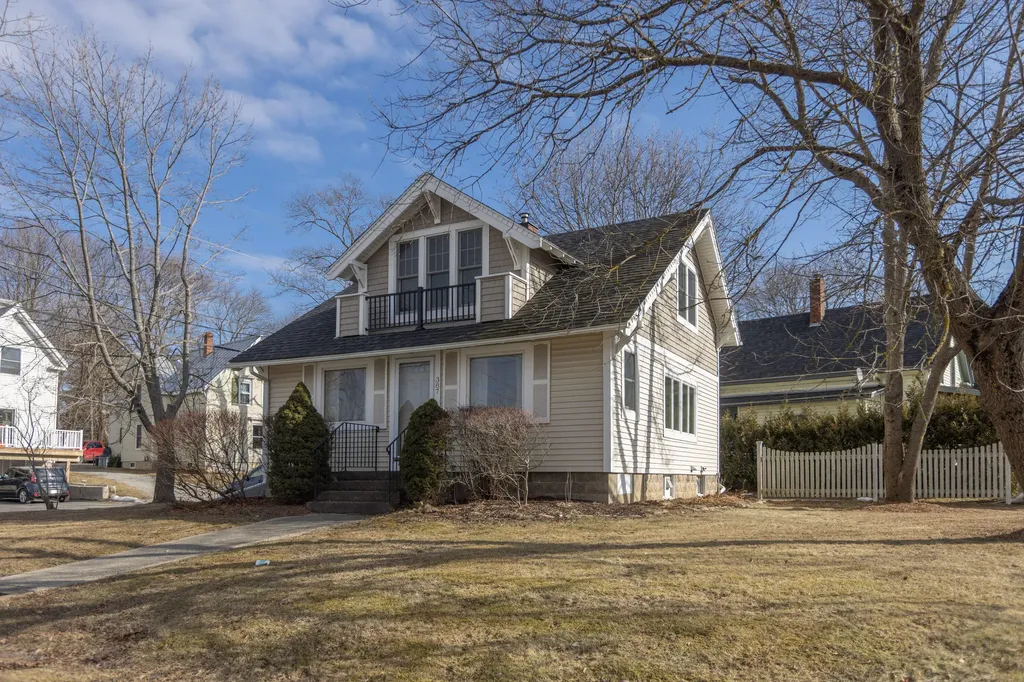 387 Broadway Rockland ME 04841