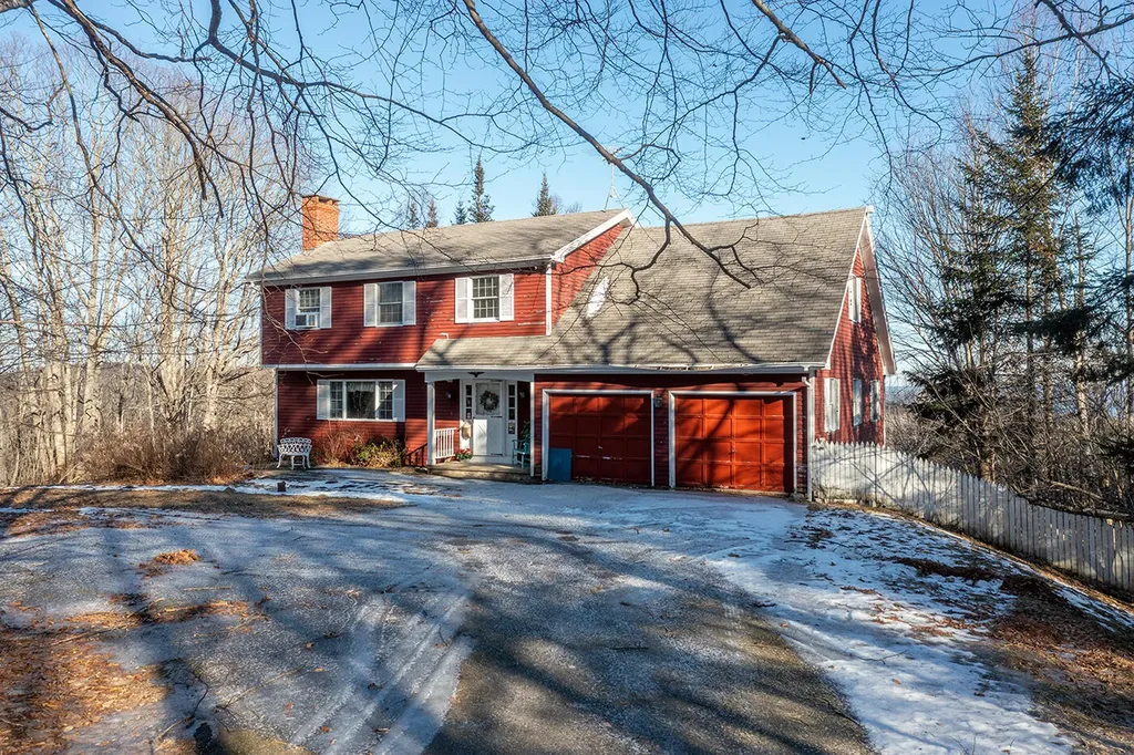 40 Nelson Drive Northport ME 04849