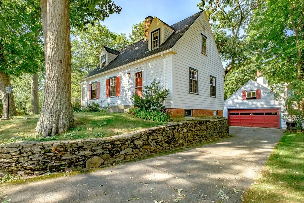 26 Seeley Avenue Portland ME 04103