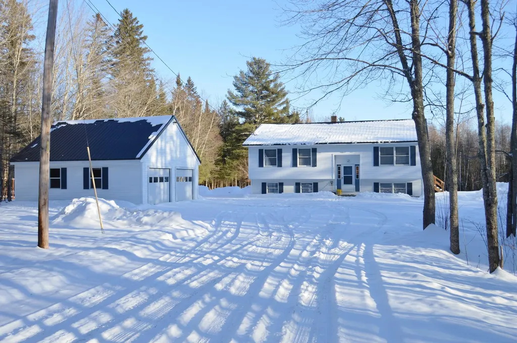 510 Darling Road Hudson ME 04449