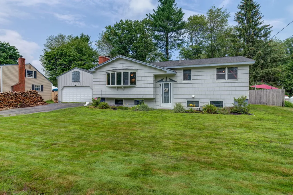 13 Puritan Drive Westbrook ME 04092