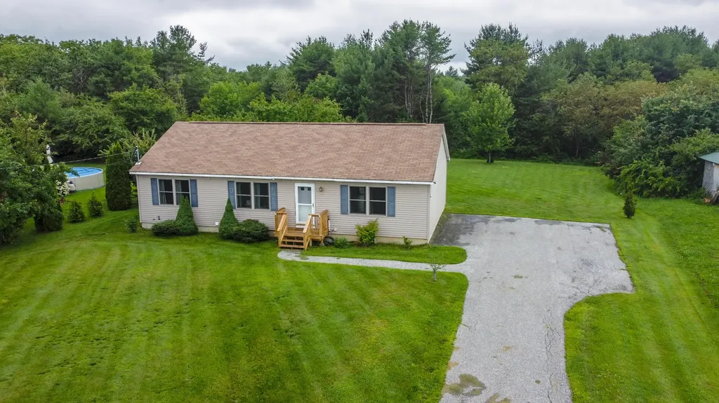 68 Lincoln Street Richmond ME 04357