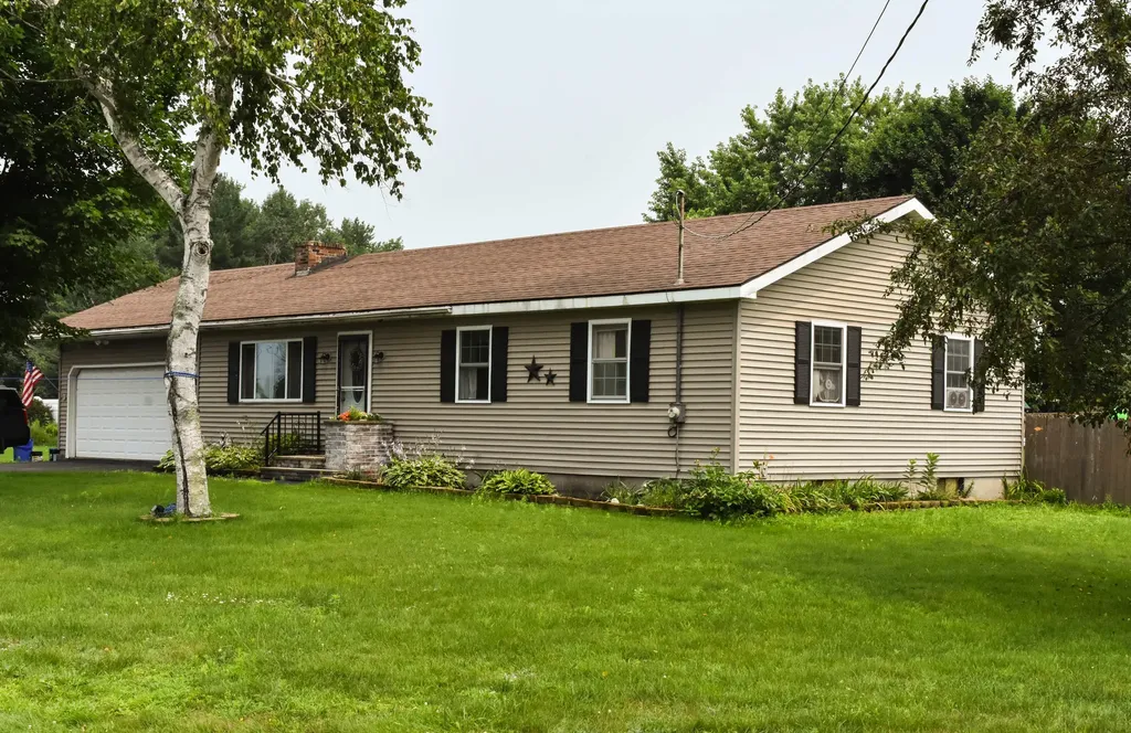 923 Hinckley Road Clinton ME 04927