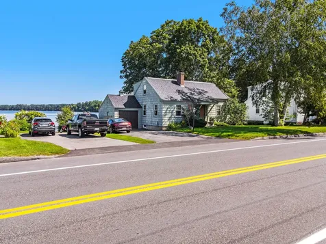 547 Main Street Wayne ME 04284