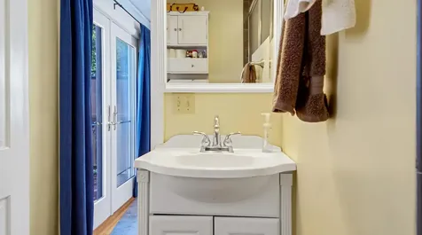 547 Main Street Wayne ME 04284