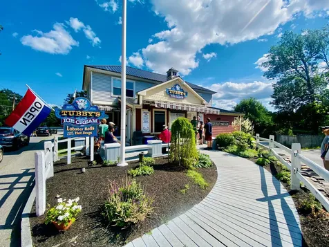 547 Main Street Wayne ME 04284