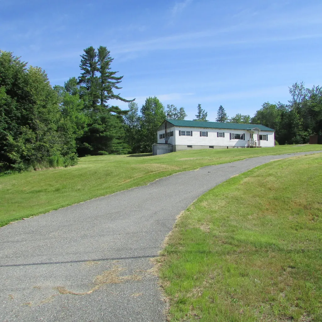 874 Us Highway 1 Hancock ME 04640