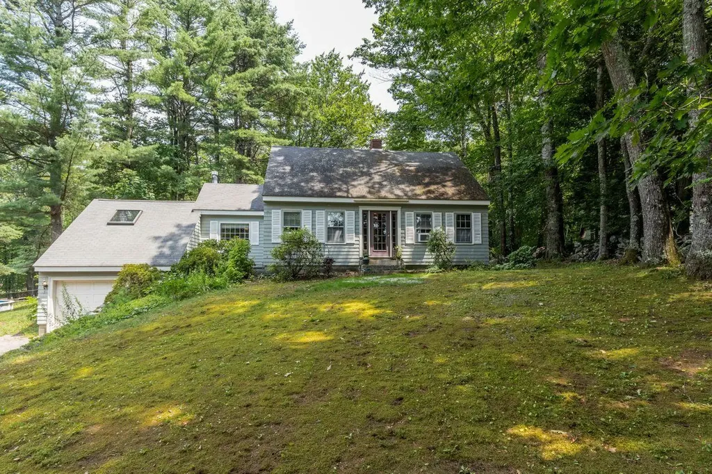 663 Duck Pond Road Westbrook ME 04092