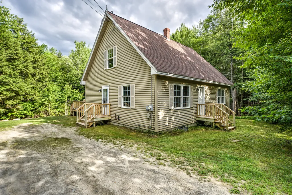 75 Woods Road West Gardiner ME 04345