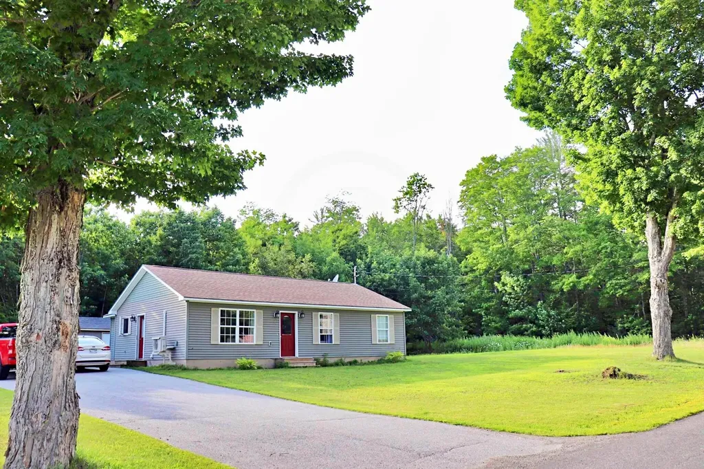 26 Sinclair Road Levant ME 04456