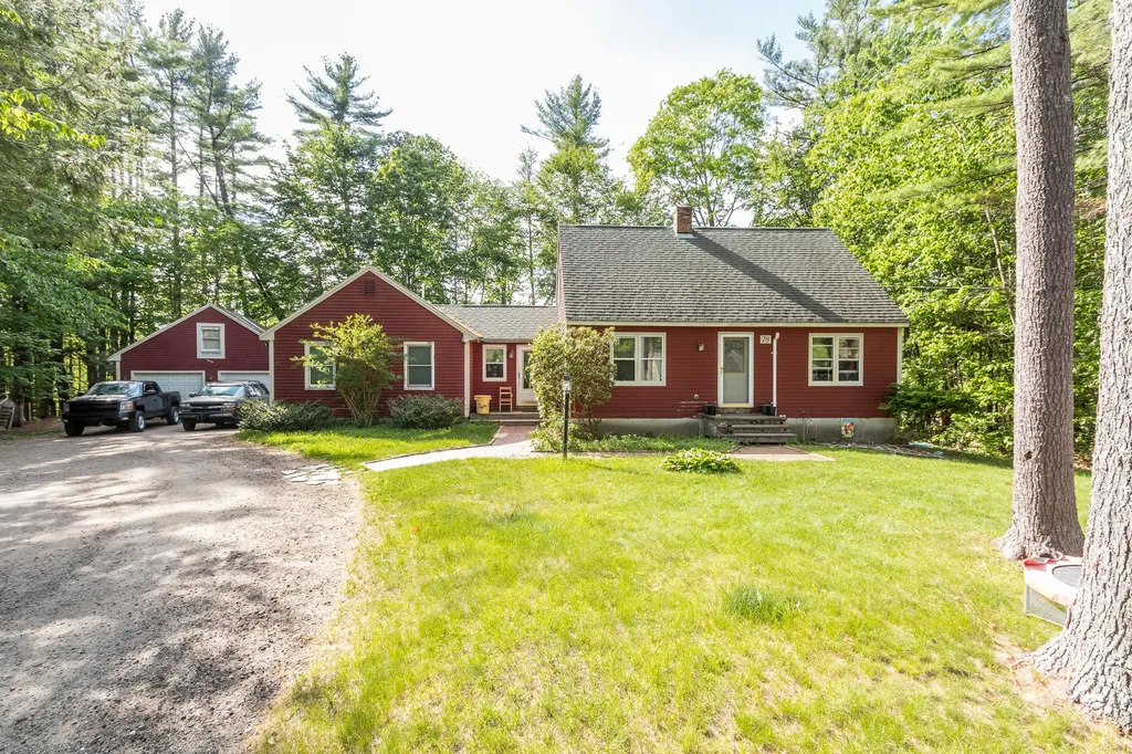 78 Woodridge Drive Buxton ME 04093