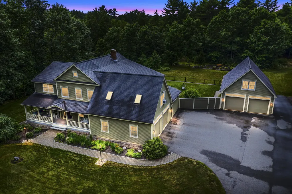29 Whitney Way Topsham ME 04086