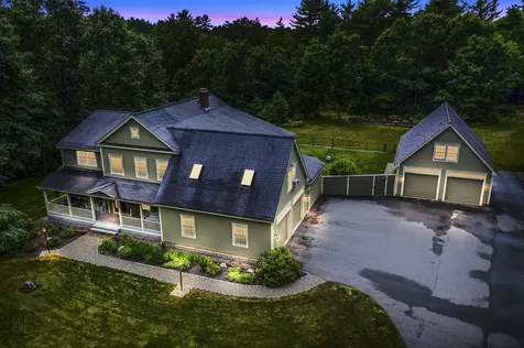 29 Whitney Way Topsham ME 04086