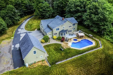 29 Whitney Way Topsham ME 04086