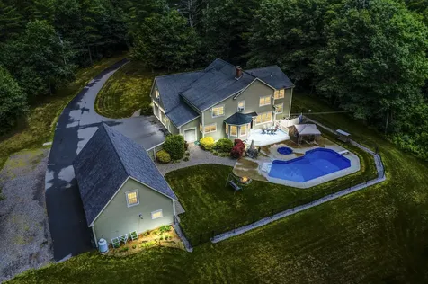 29 Whitney Way Topsham ME 04086
