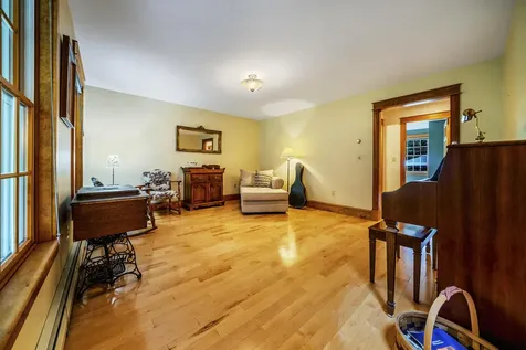 29 Whitney Way Topsham ME 04086