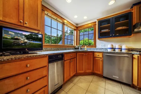 29 Whitney Way Topsham ME 04086
