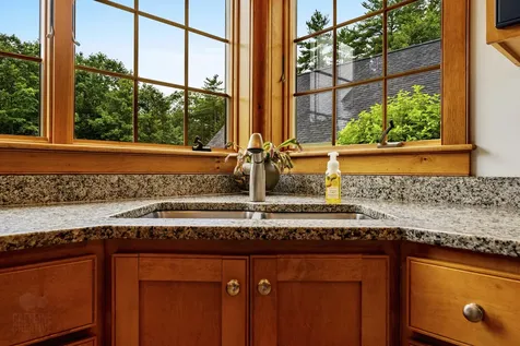 29 Whitney Way Topsham ME 04086
