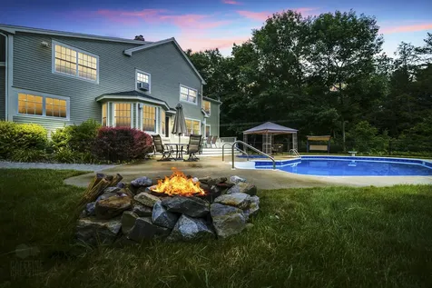29 Whitney Way Topsham ME 04086
