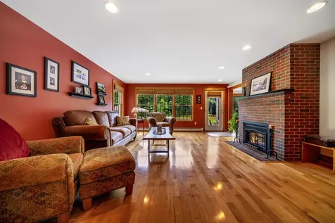 29 Whitney Way Topsham ME 04086