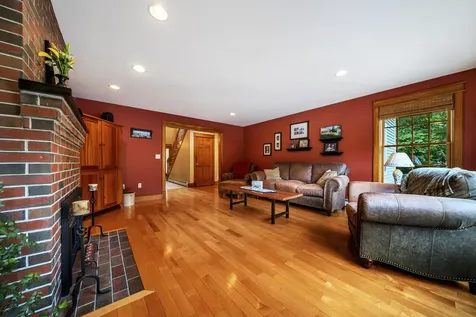 29 Whitney Way Topsham ME 04086
