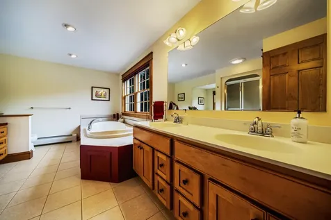 29 Whitney Way Topsham ME 04086