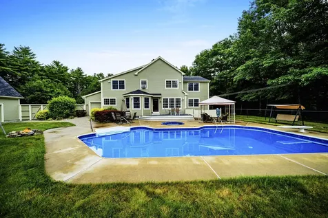 29 Whitney Way Topsham ME 04086