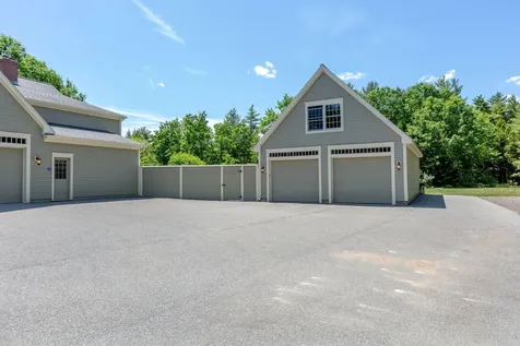 29 Whitney Way Topsham ME 04086