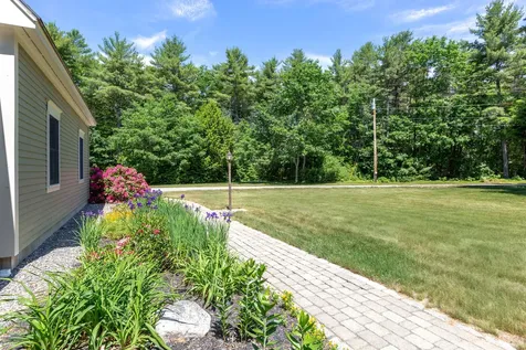 29 Whitney Way Topsham ME 04086