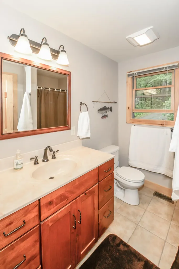 19 Bentwood Street Naples ME 04055