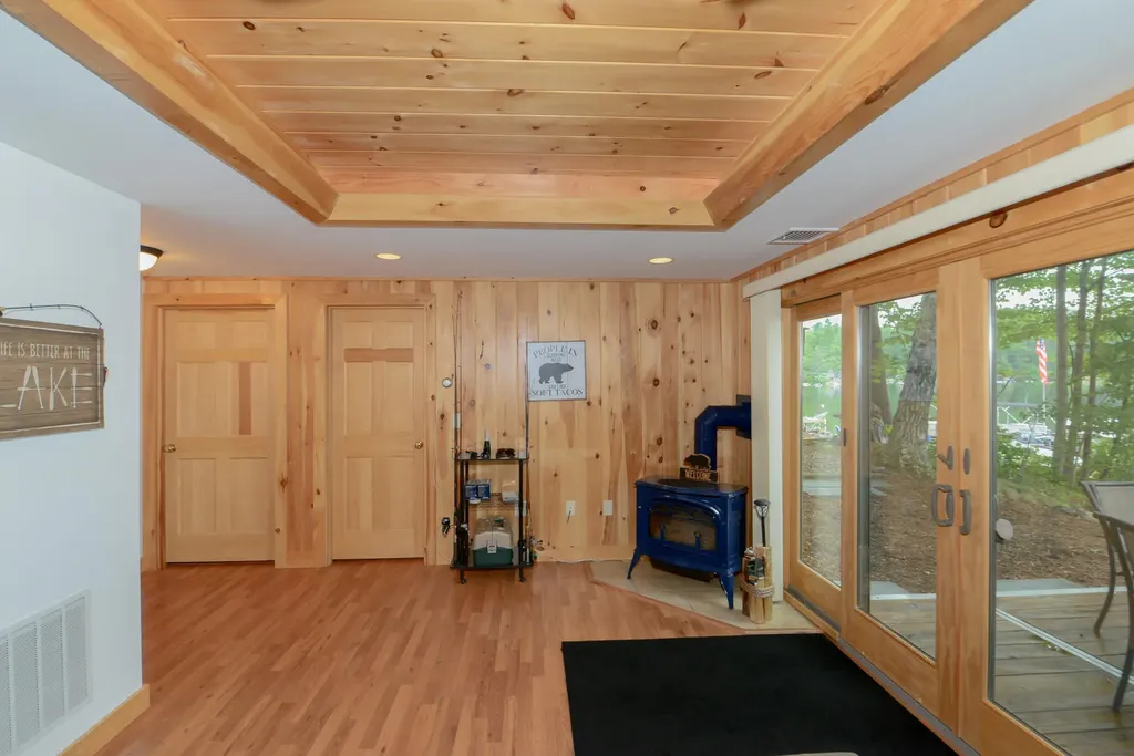19 Bentwood Street Naples ME 04055