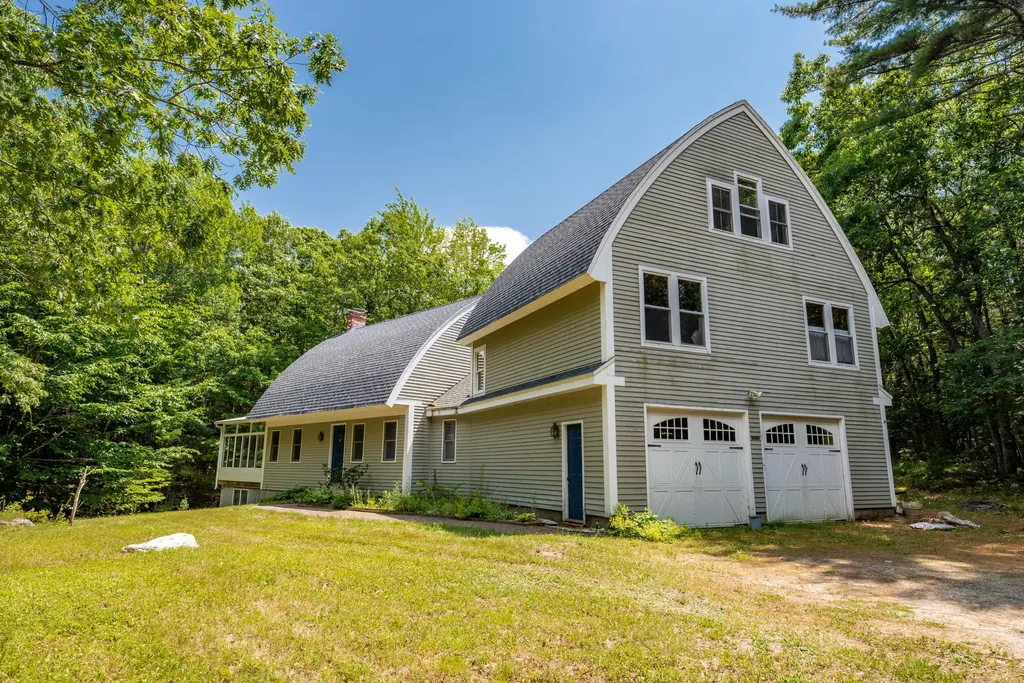 40 Captain Perry Drive Phippsburg ME 04562